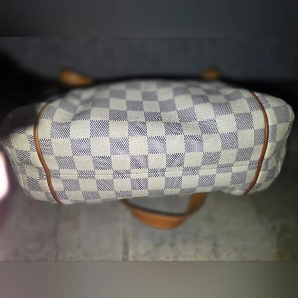 Louis Vuitton Tan and Cream Damier Azur Tote - Picture 4 of 8